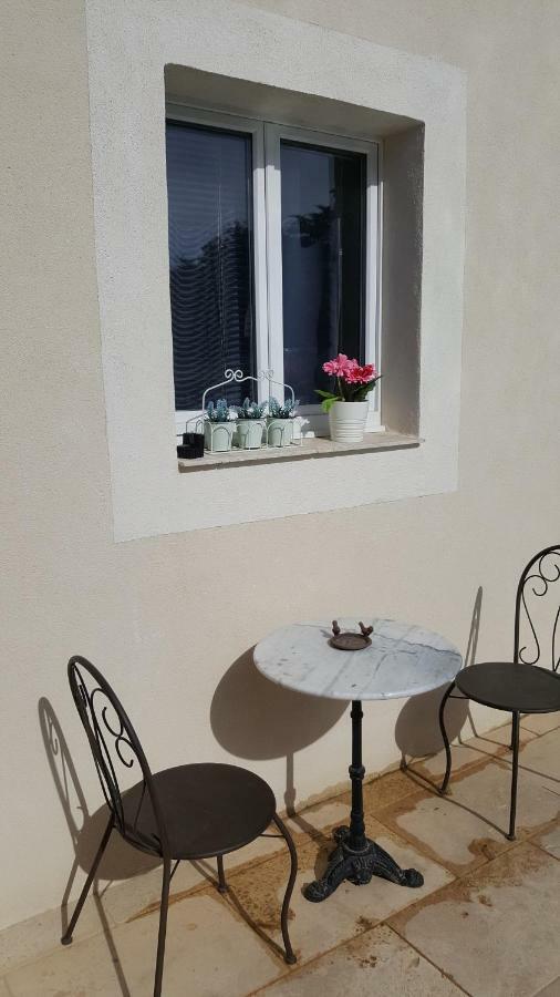 Le Cabanon De Lea Apartment Tavel Exterior photo